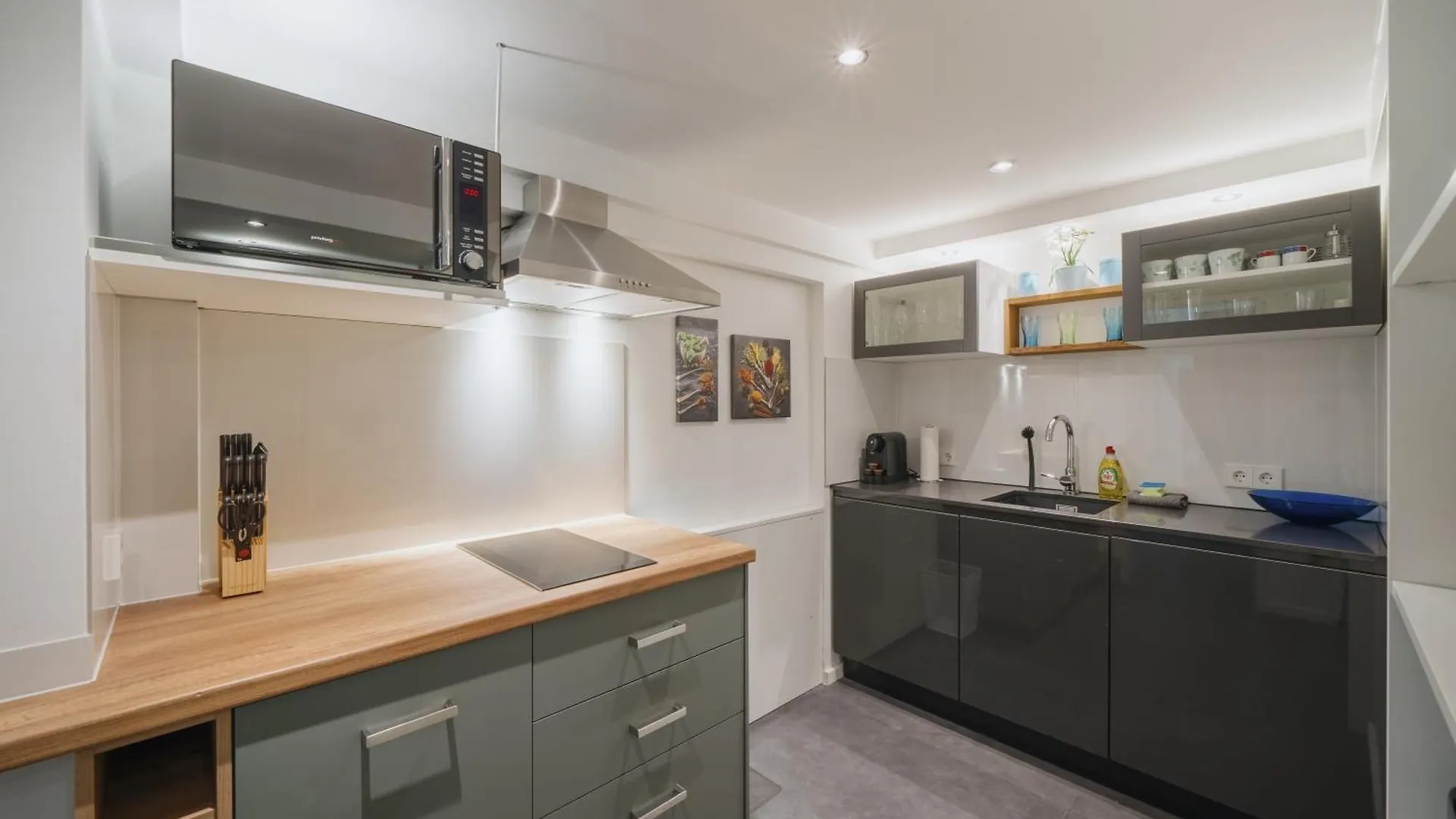 Apartment Homely Berlin - Luxury Loft, Modern, Near Kurfuerstendamm I Cafe