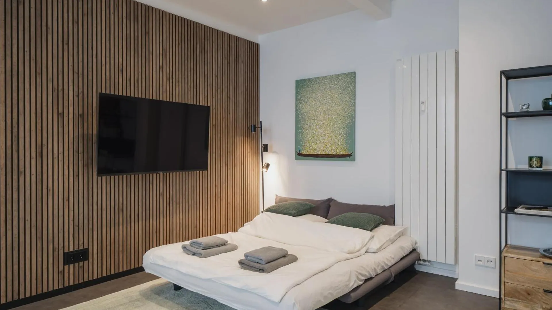 Apartment Homely Berlin - Luxury Loft, Modern, Near Kurfuerstendamm I Cafe Germany