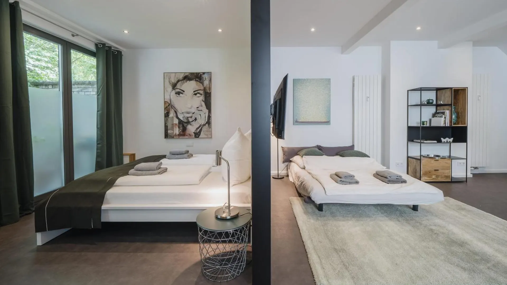 Homely Berlin - Luxury Loft, Modern, Near Kurfuerstendamm I Cafe