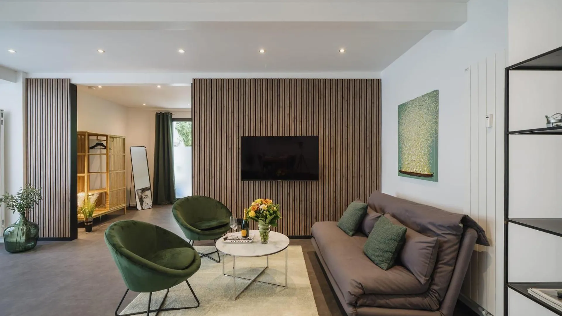 Homely Berlin - Luxury Loft, Modern, Near Kurfuerstendamm I Cafe 0*,