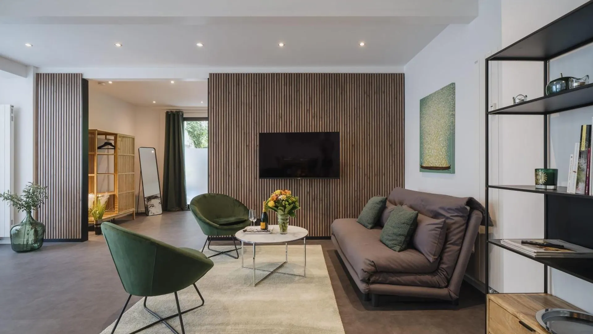 Homely Berlin - Luxury Loft, Modern, Near Kurfuerstendamm I Cafe