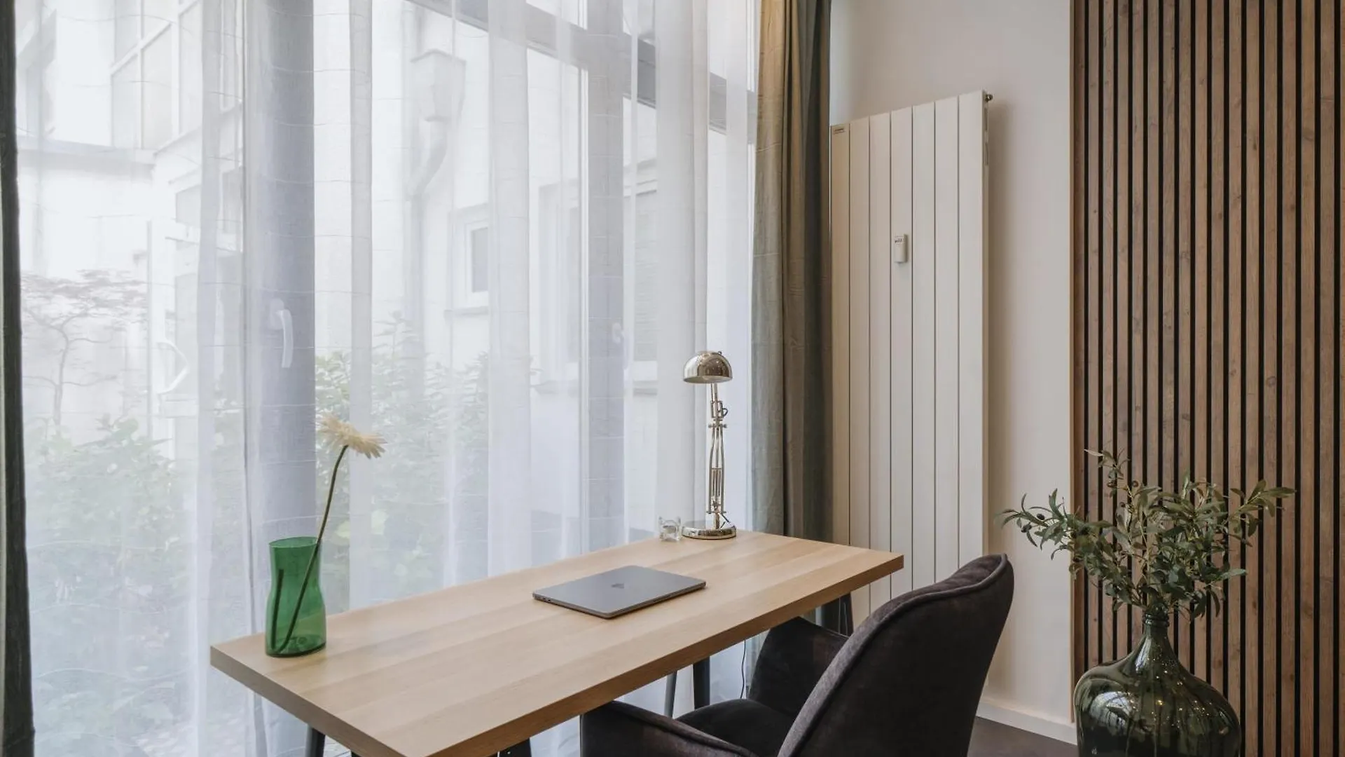 Homely Berlin - Luxury Loft, Modern, Near Kurfuerstendamm I Cafe